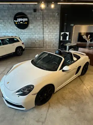 PORSCHE-718-2025