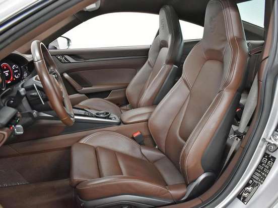 PORSCHE-911-2021