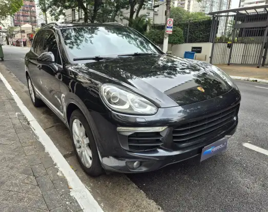 PORSCHE-CAYENNE-2015