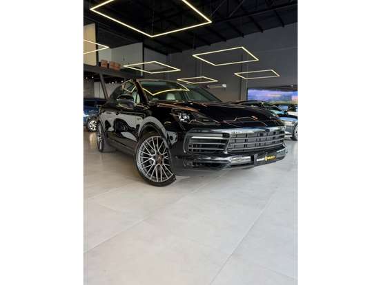 PORSCHE-CAYENNE-2022