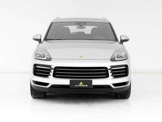PORSCHE-CAYENNE-2021