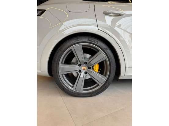 PORSCHE-CAYENNE-2024