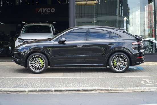 PORSCHE-CAYENNE-2023