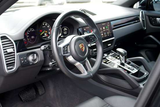 PORSCHE-CAYENNE-2023