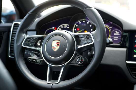 PORSCHE-CAYENNE-2023