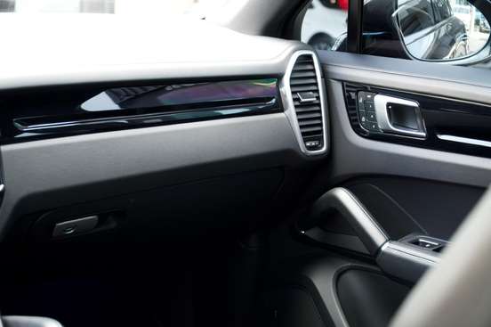 PORSCHE-CAYENNE-2023