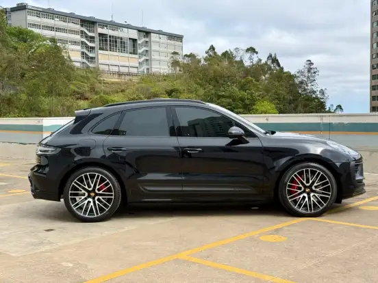 PORSCHE-MACAN-2023
