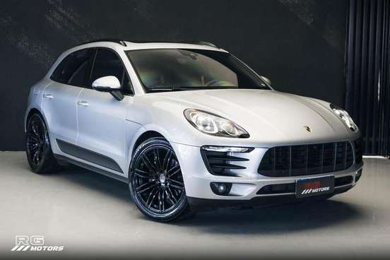 PORSCHE-MACAN-2016
