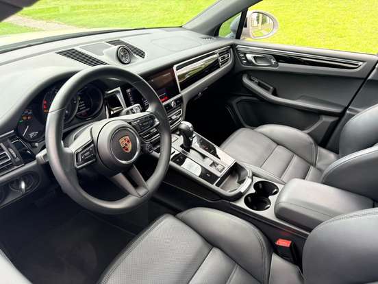 PORSCHE-MACAN-2025