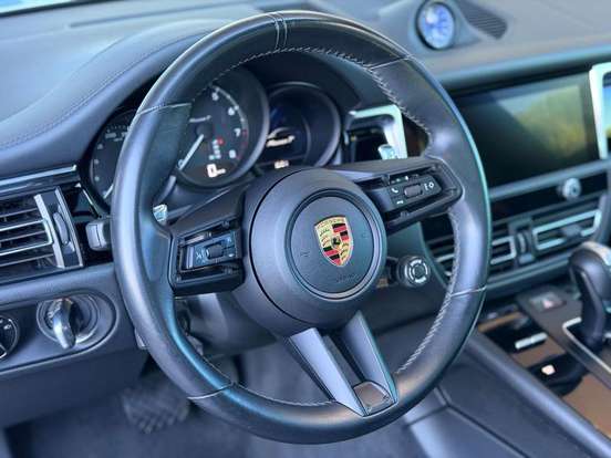 PORSCHE-MACAN-2023