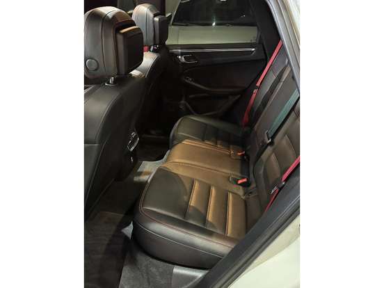 PORSCHE-MACAN-2023