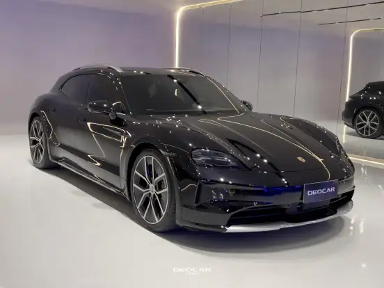 PORSCHE-TAYCAN-2024