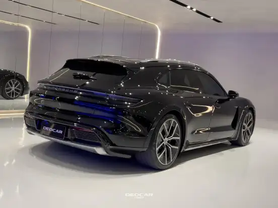 PORSCHE-TAYCAN-2024
