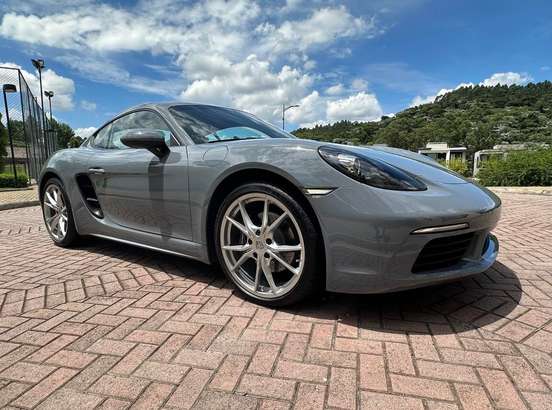 PORSCHE-718-2023