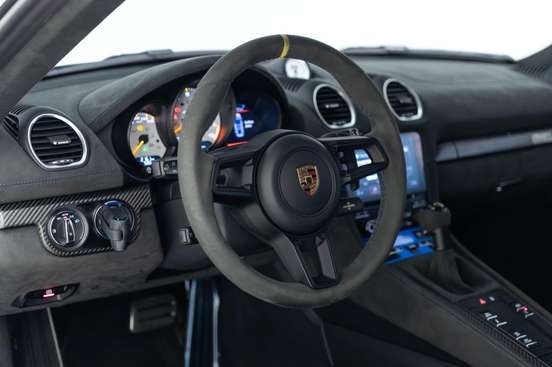 PORSCHE-718-2024