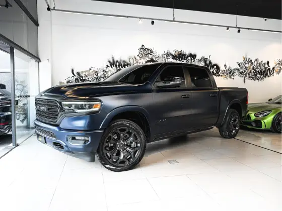RAM 1500 5.7 V8 GASOLINA LIMITED NIGHT EDITION CD 4X4 AUTOMÁTICO