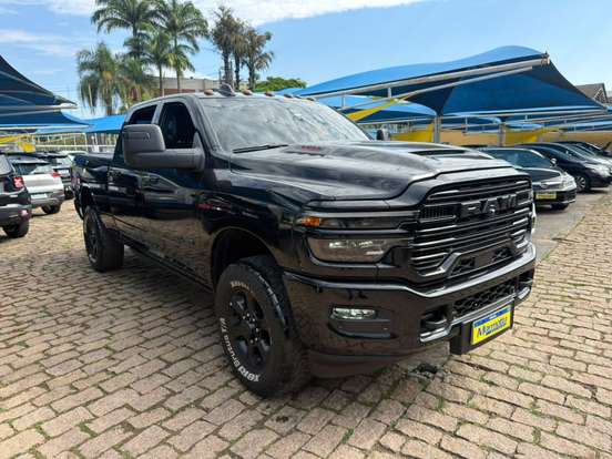 RAM-3500-6.7 I6 TURBO DIESEL LARAMIE NIGHT EDITION CD 4X4 AUTOMÁTICO RAM-3500-2025