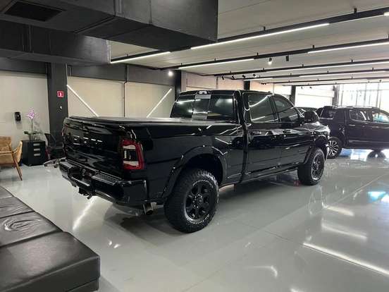 RAM-3500-6.7 I6 TURBO DIESEL LARAMIE NIGHT EDITION CD 4X4 AUTOMÁTICO RAM-3500-2022