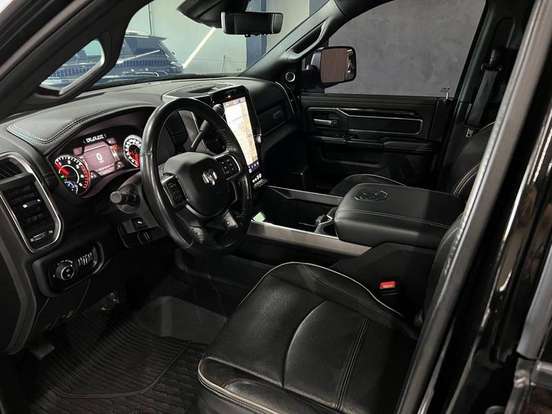 RAM-3500-6.7 I6 TURBO DIESEL LARAMIE NIGHT EDITION CD 4X4 AUTOMÁTICO RAM-3500-2022