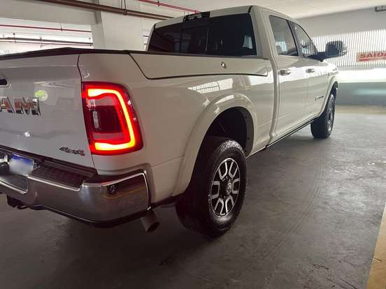 RAM-3500-6.7 I6 TURBO DIESEL LIMITED LONGHORN CD 4X4 AUTOMÁTICO RAM-3500-2022