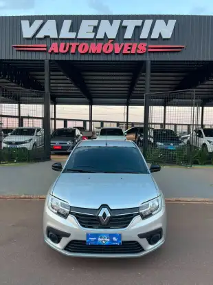 RENAULT-LOGAN-2022