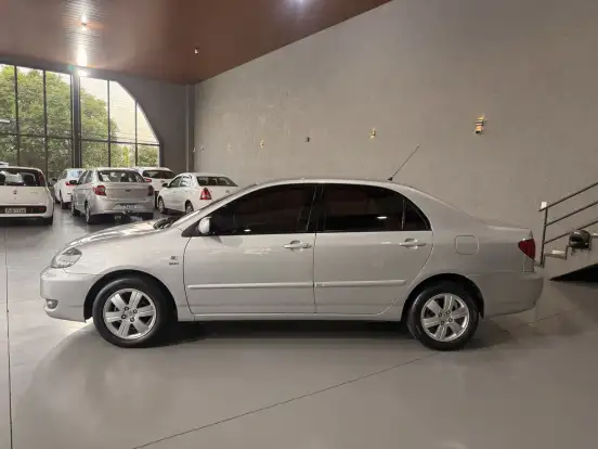 TOYOTA-COROLLA-1.8 SE-G 16V GASOLINA 4P AUTOMÁTICO TOYOTA-COROLLA-2005
