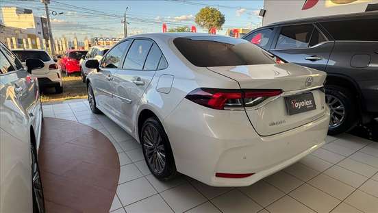 TOYOTA-COROLLA-2024