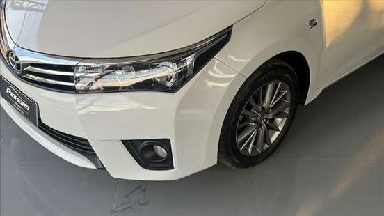 TOYOTA-COROLLA-2015