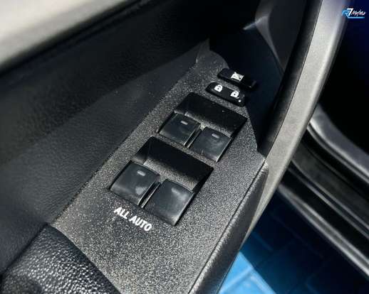 TOYOTA-COROLLA-2015