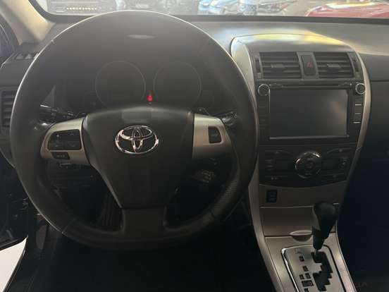 TOYOTA-COROLLA-2013
