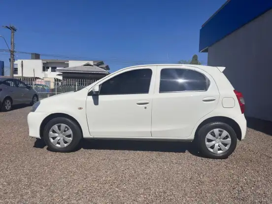 TOYOTA-ETIOS-1.3 X 16V FLEX 4P MANUAL TOYOTA-ETIOS-2013