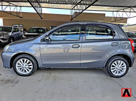 TOYOTA-ETIOS-2015