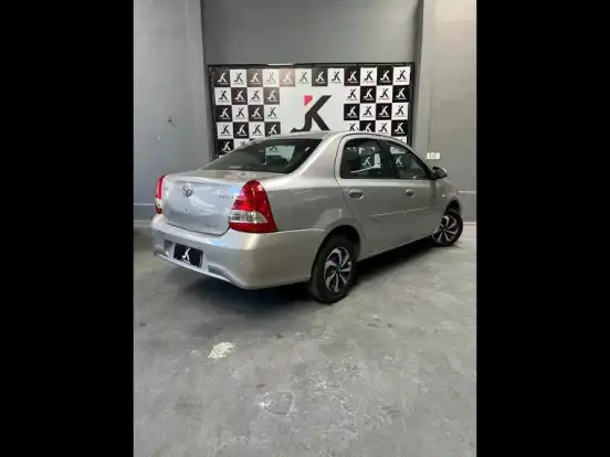 TOYOTA-ETIOS-1.5 XS 16V FLEX 4P AUTOMÁTICO TOYOTA-ETIOS-2017
