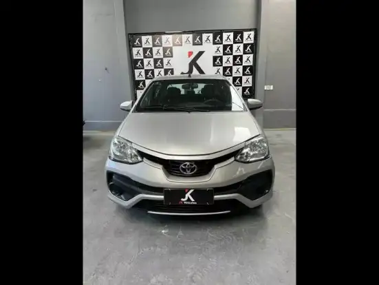 TOYOTA-ETIOS-2017