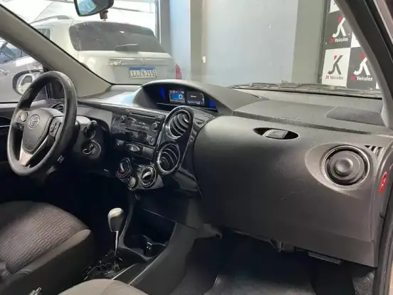 TOYOTA-ETIOS-2017