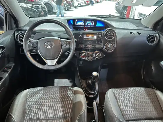 TOYOTA-ETIOS-2017