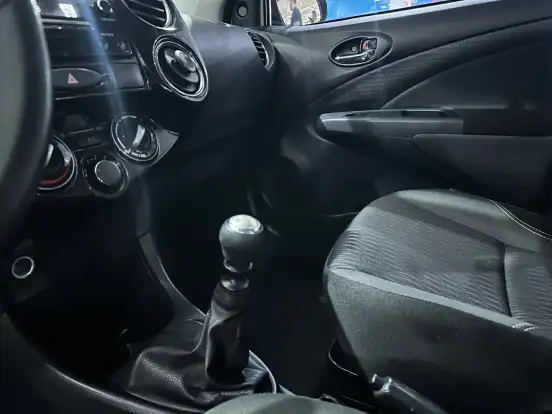 TOYOTA-ETIOS-2017