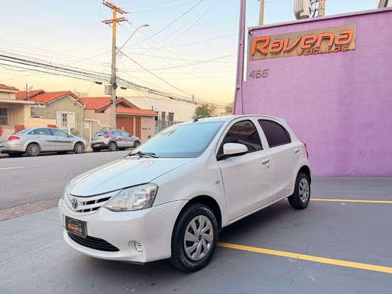 TOYOTA-ETIOS-2016