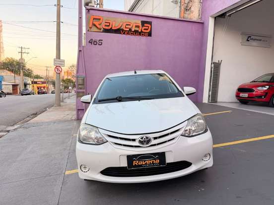 TOYOTA-ETIOS-2016