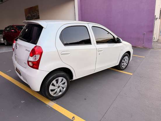 TOYOTA-ETIOS-2016