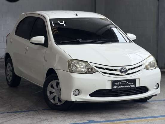 TOYOTA-ETIOS-1.3 X 16V FLEX 4P MANUAL TOYOTA-ETIOS-2013