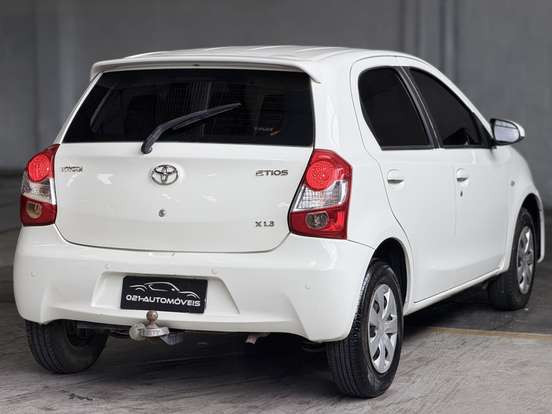 TOYOTA-ETIOS-2013