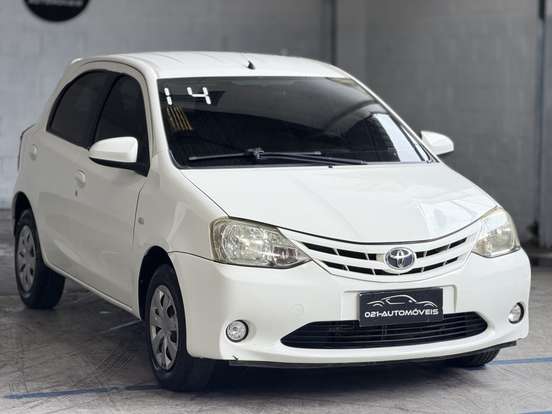 TOYOTA-ETIOS-1.3 X 16V FLEX 4P MANUAL TOYOTA-ETIOS-2013