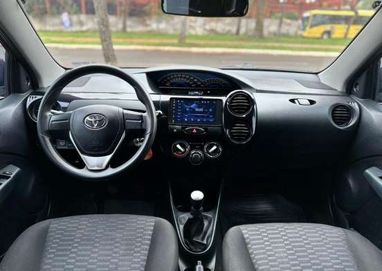 TOYOTA-ETIOS-2015