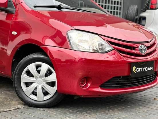 TOYOTA-ETIOS-2015