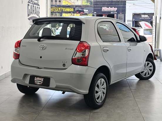 TOYOTA-ETIOS-2017