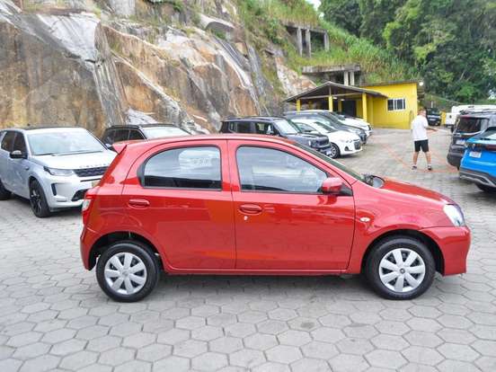 TOYOTA-ETIOS-1.3 X 16V FLEX 4P MANUAL TOYOTA-ETIOS-2014