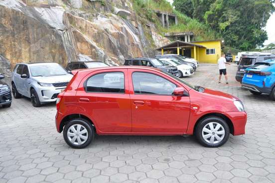TOYOTA-ETIOS-1.3 X 16V FLEX 4P MANUAL TOYOTA-ETIOS-2014
