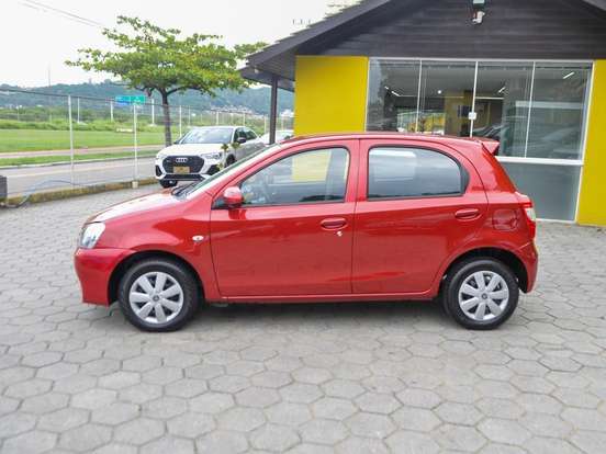 TOYOTA-ETIOS-1.3 X 16V FLEX 4P MANUAL TOYOTA-ETIOS-2014