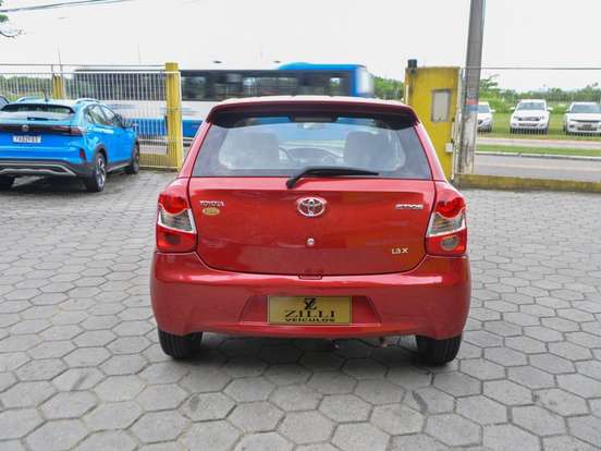 TOYOTA-ETIOS-1.3 X 16V FLEX 4P MANUAL TOYOTA-ETIOS-2014